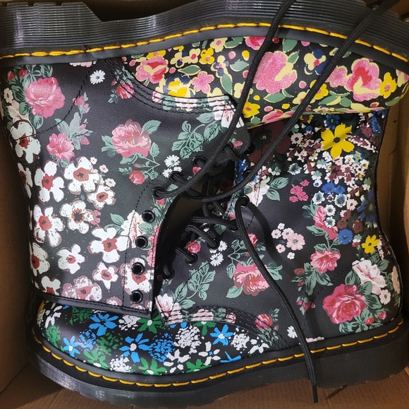 Dr. Martens 1460 Pascal Floral Mash Up Leather Lace Up Boots - Picture 7 of 7